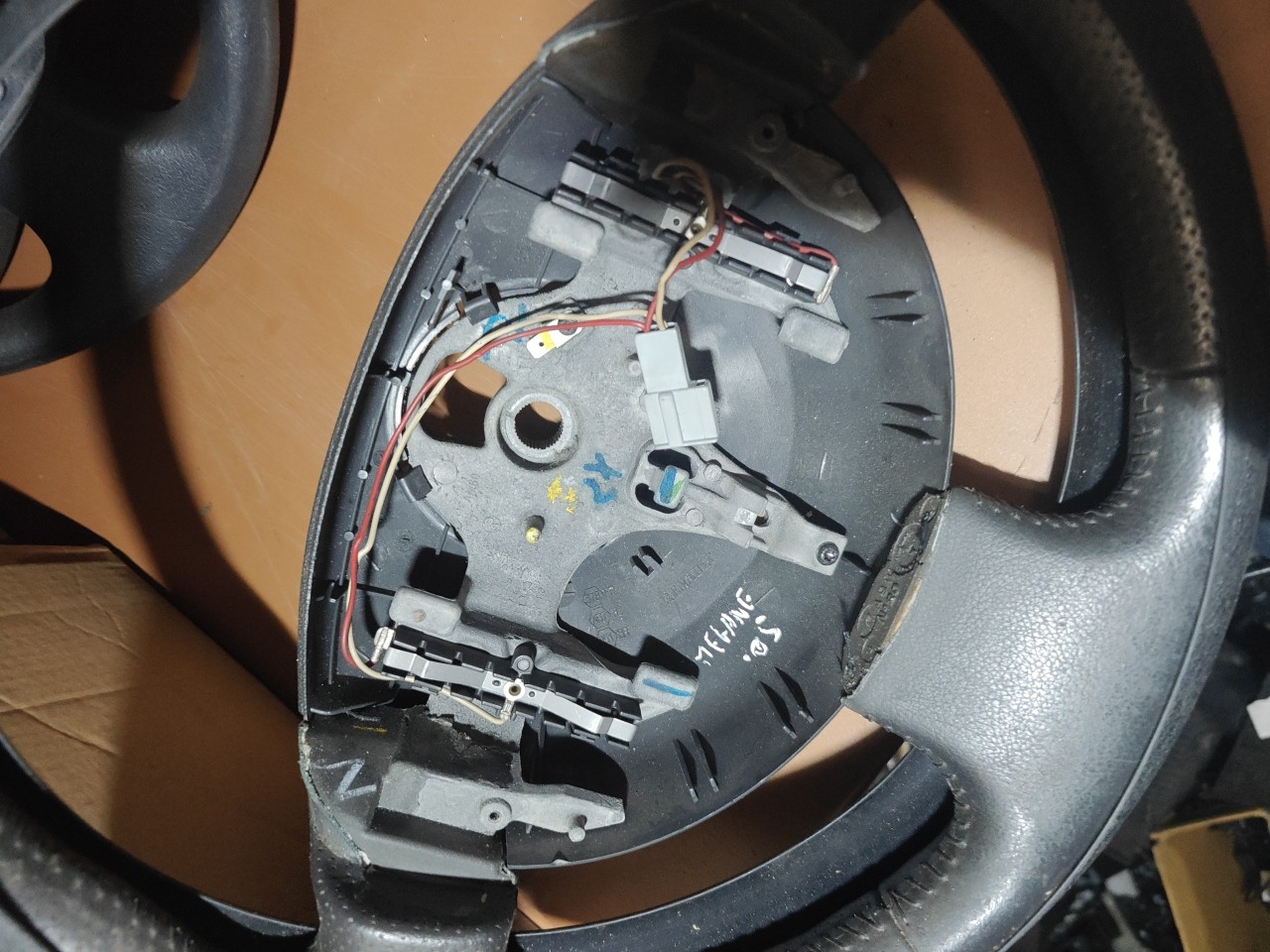 steering wheel RENAULT CLIO III (BR0/1, CR0/1) | 05 -  Imagem-1
