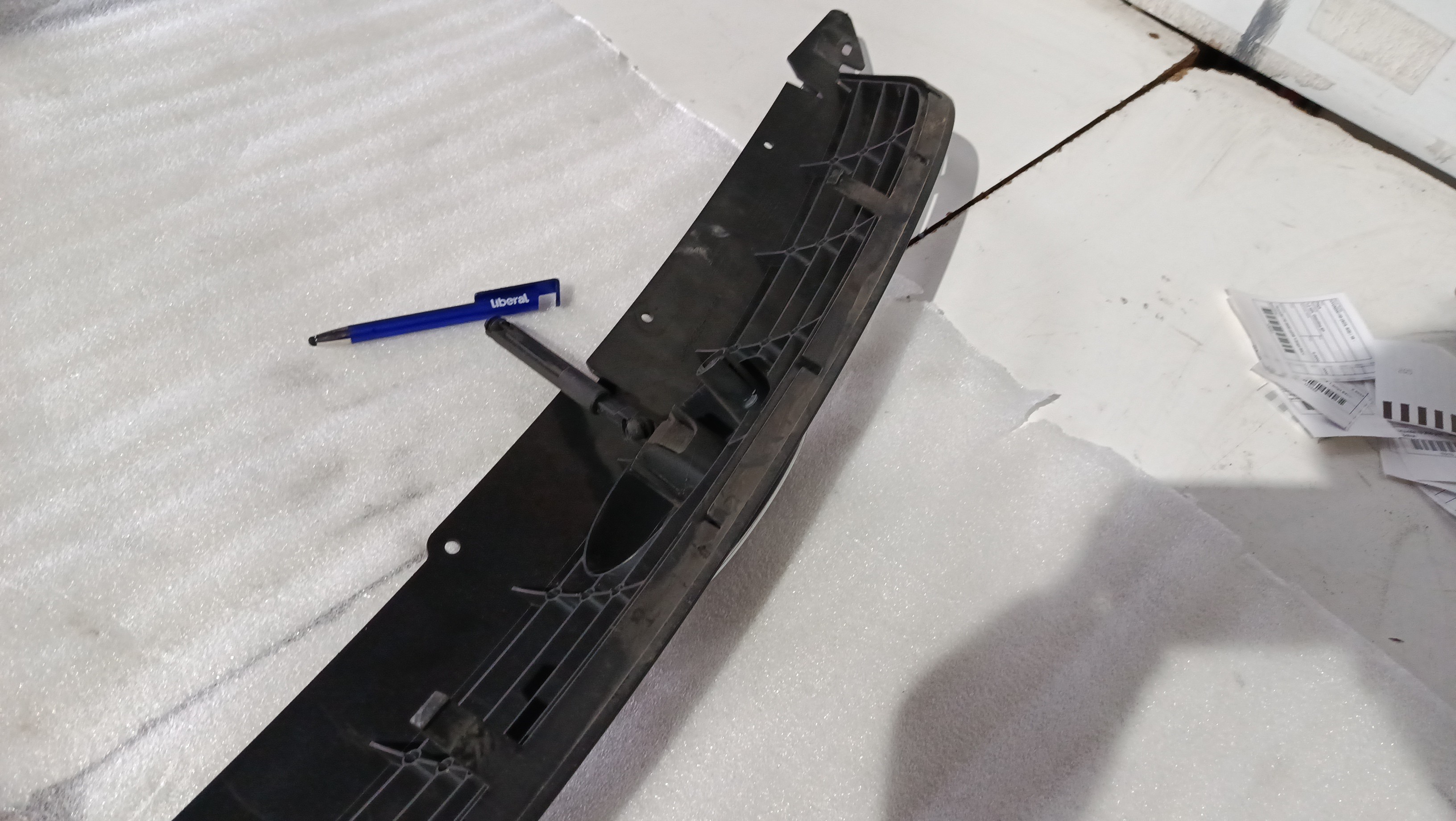 Grelha Frontal FORD FOCUS II Turnier (DA_, FFS, DS) | 04 - 12 Imagem-5 Grelha Frontal FORD FOCUS II Turnier (DA_, FFS, DS) | 04 - 12 Imagem-5