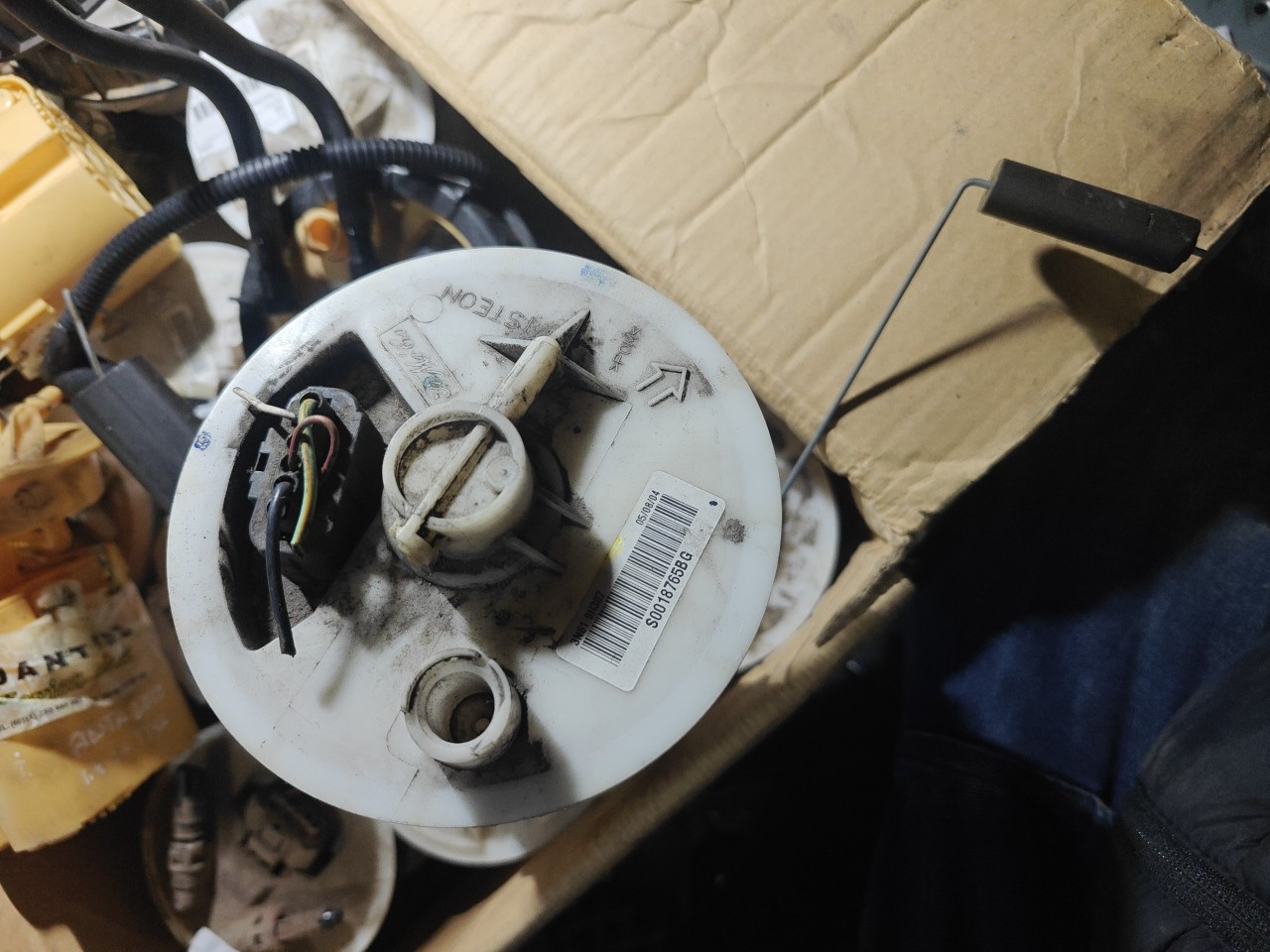 Bomba de Combustivel do deposito MAZDA 3 (BK) | 03 - 09