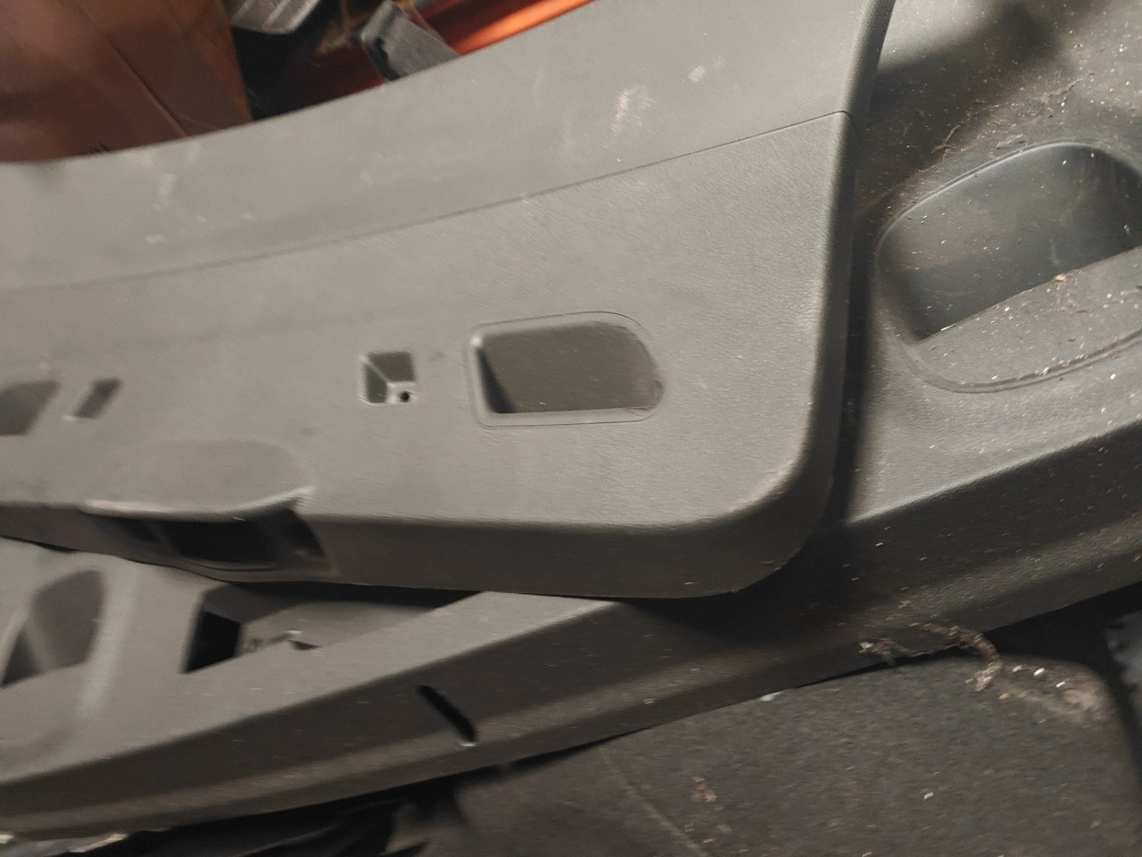 Farda / Quartela da Mala BMW 1 (F20) | 11 - 19 Imagem-1