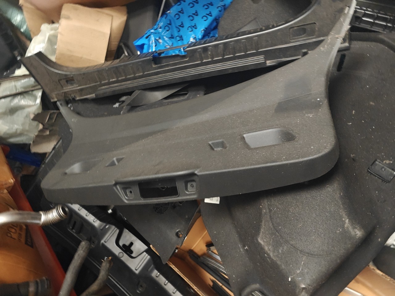 Farda / Quartela da Mala BMW 1 (F20) | 11 - 19 Imagem-1 Farda / Quartela da Mala BMW 1 (F20) | 11 - 19 Imagem-1