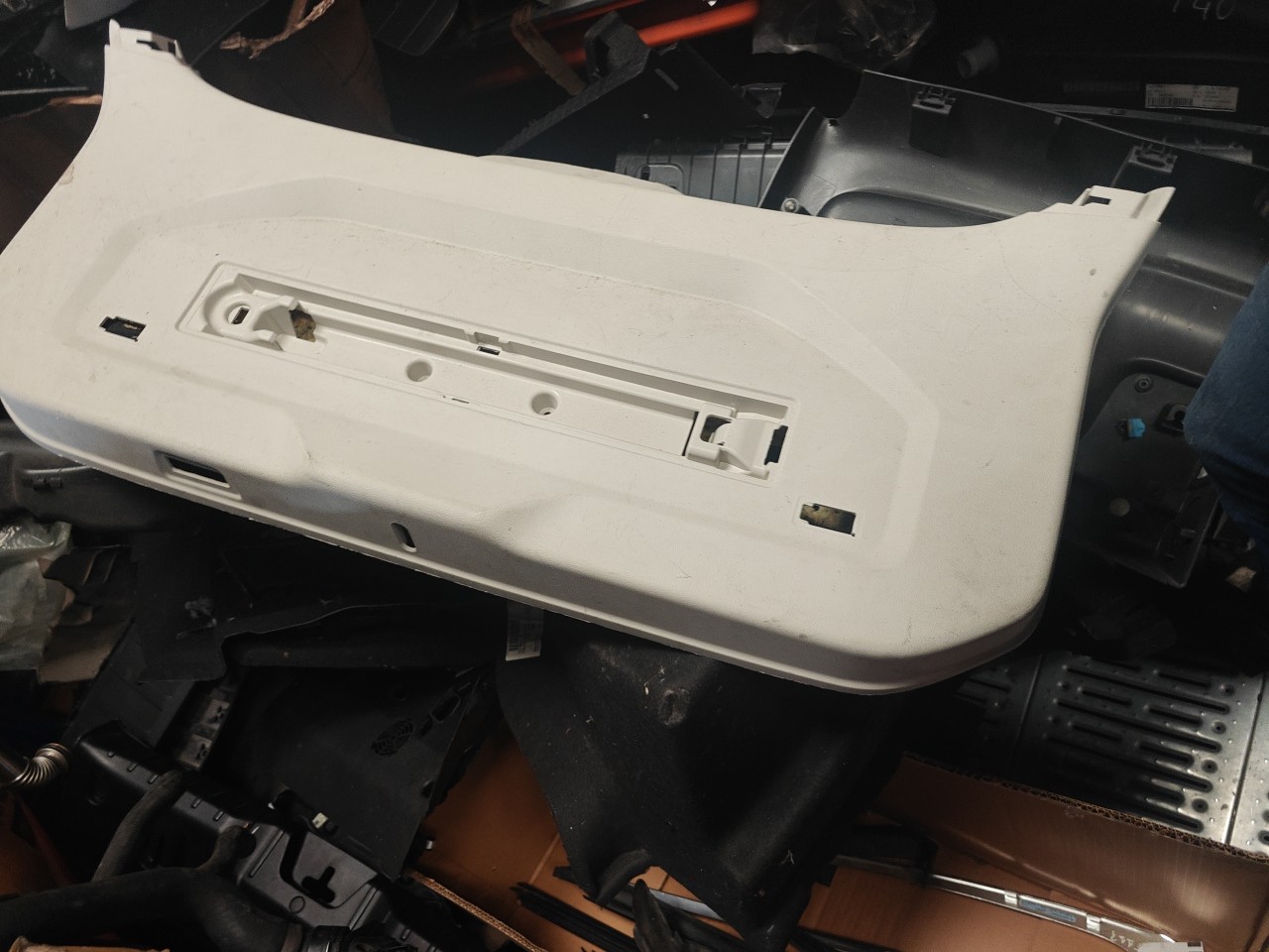 Farda / Quartela da Mala BMW 3 Touring (G21) | 19 -  Imagem-1 Farda / Quartela da Mala BMW 3 Touring (G21) | 19 -  Imagem-1