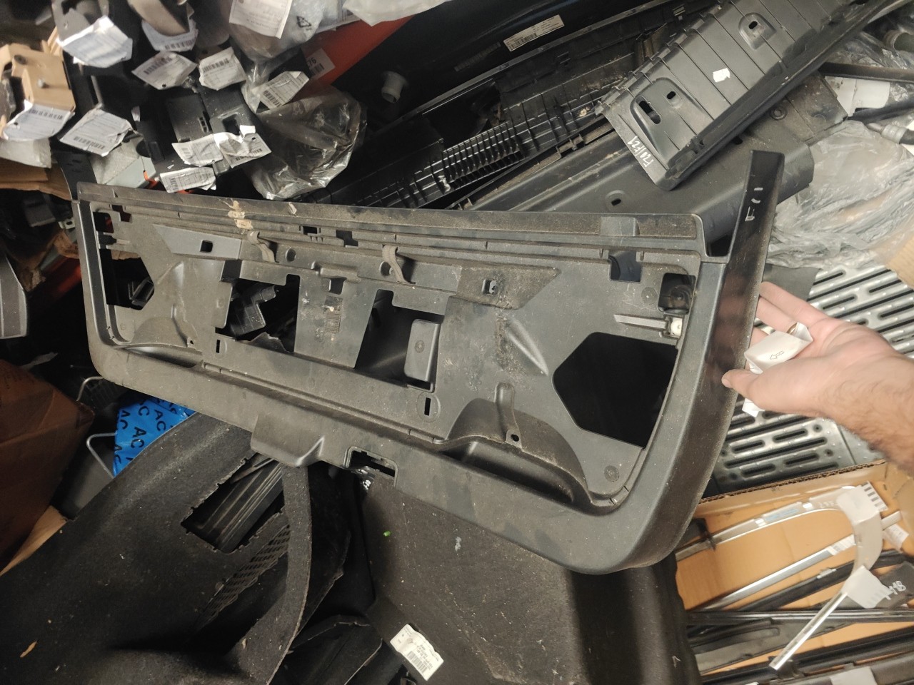 Farda / Quartela da Mala BMW 5 Touring (F11) | 09 - 17