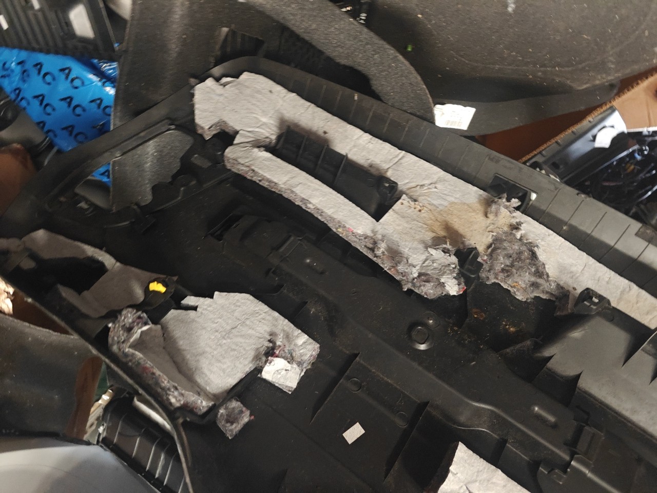 Farda / Quartela da Mala BMW 2 Gran Tourer (F46) | 14 -  Imagem-4 Farda / Quartela da Mala BMW 2 Gran Tourer (F46) | 14 -  Imagem-4