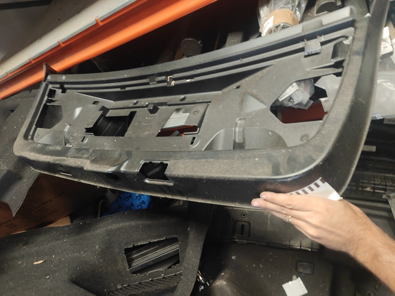 Farda / Quartela da Mala BMW 5 Touring (F11) | 09 - 17 Imagem-1 Farda / Quartela da Mala BMW 5 Touring (F11) | 09 - 17 Imagem-1