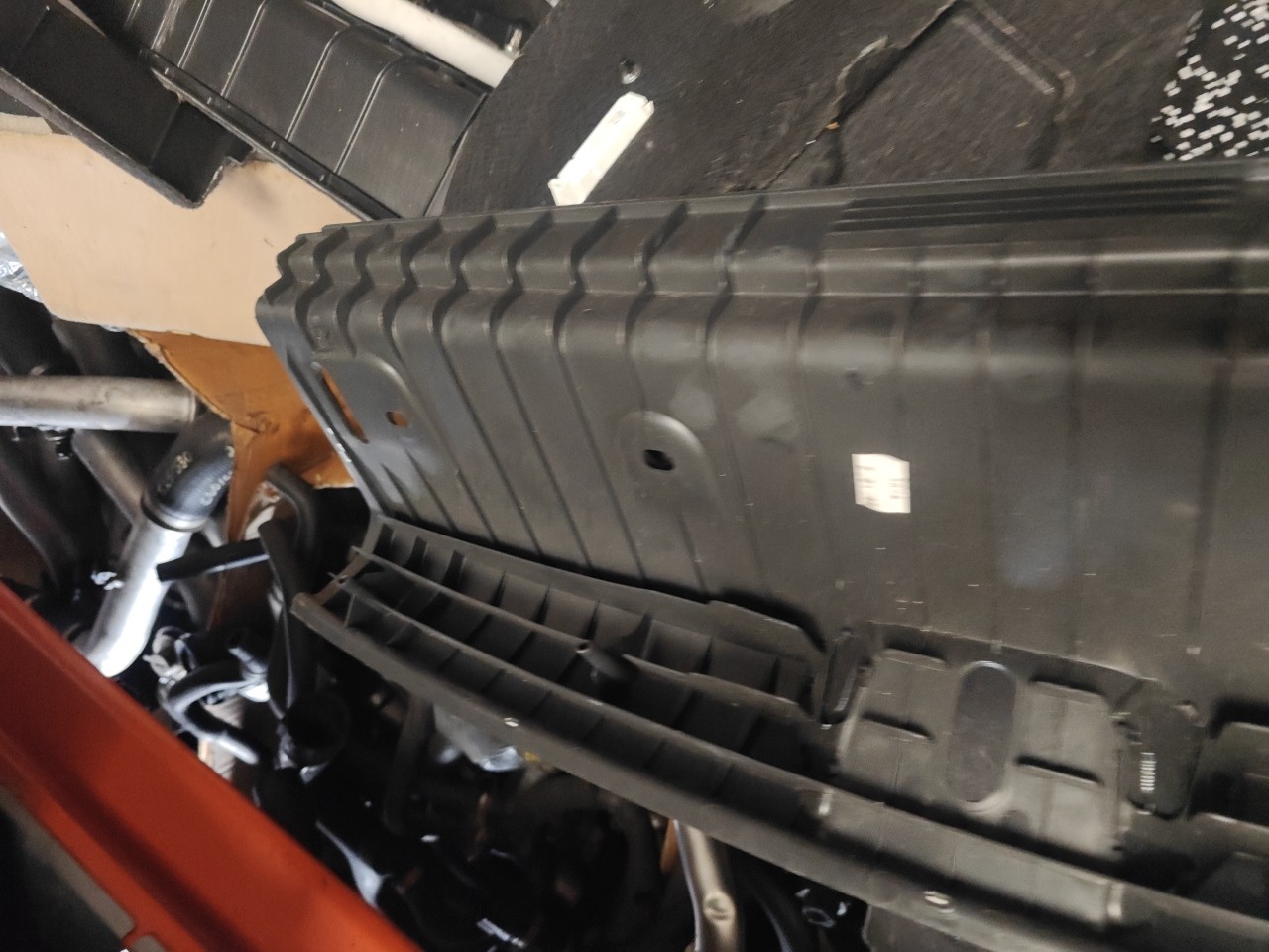 Plastico / Acabamento da Mala BMW 1 (F20) | 11 - 19 Imagem-3 Plastico / Acabamento da Mala BMW 1 (F20) | 11 - 19 Imagem-3