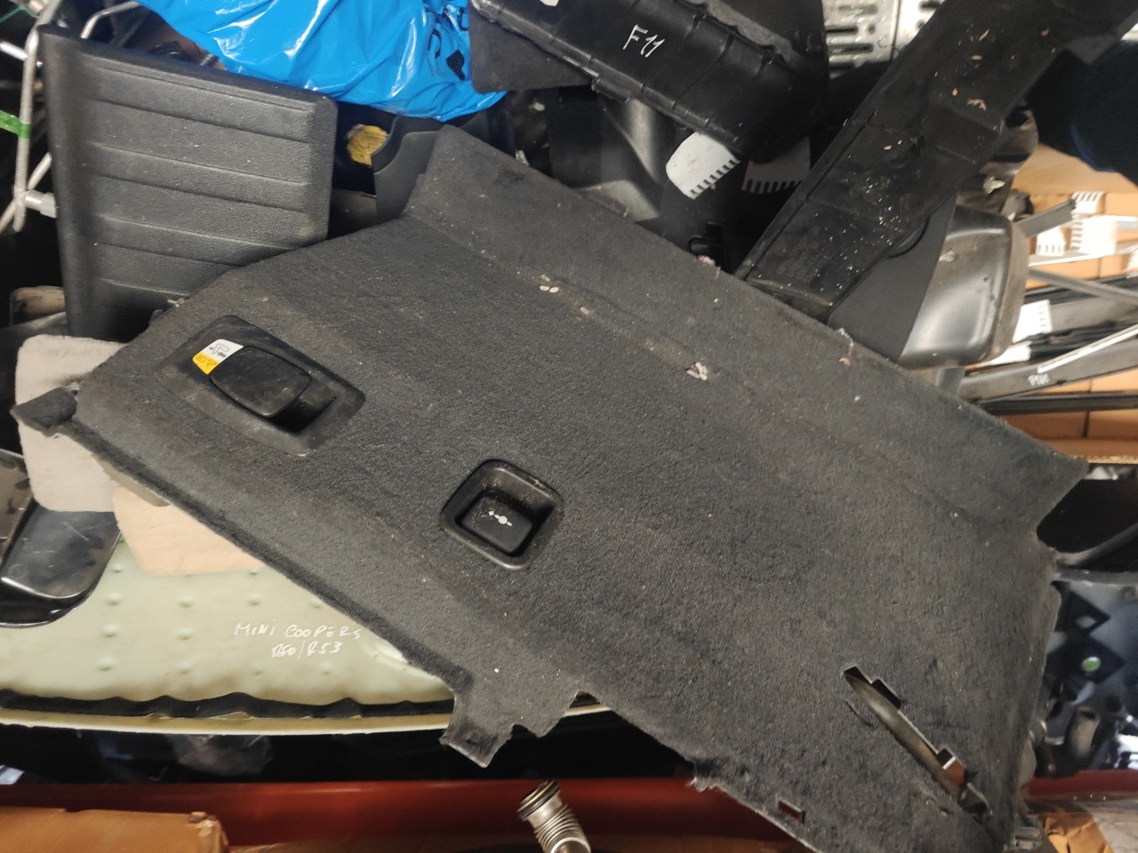 Farda / Quartela da Mala BMW 5 Touring (F11) | 09 - 17 Imagem-1 Farda / Quartela da Mala BMW 5 Touring (F11) | 09 - 17 Imagem-1