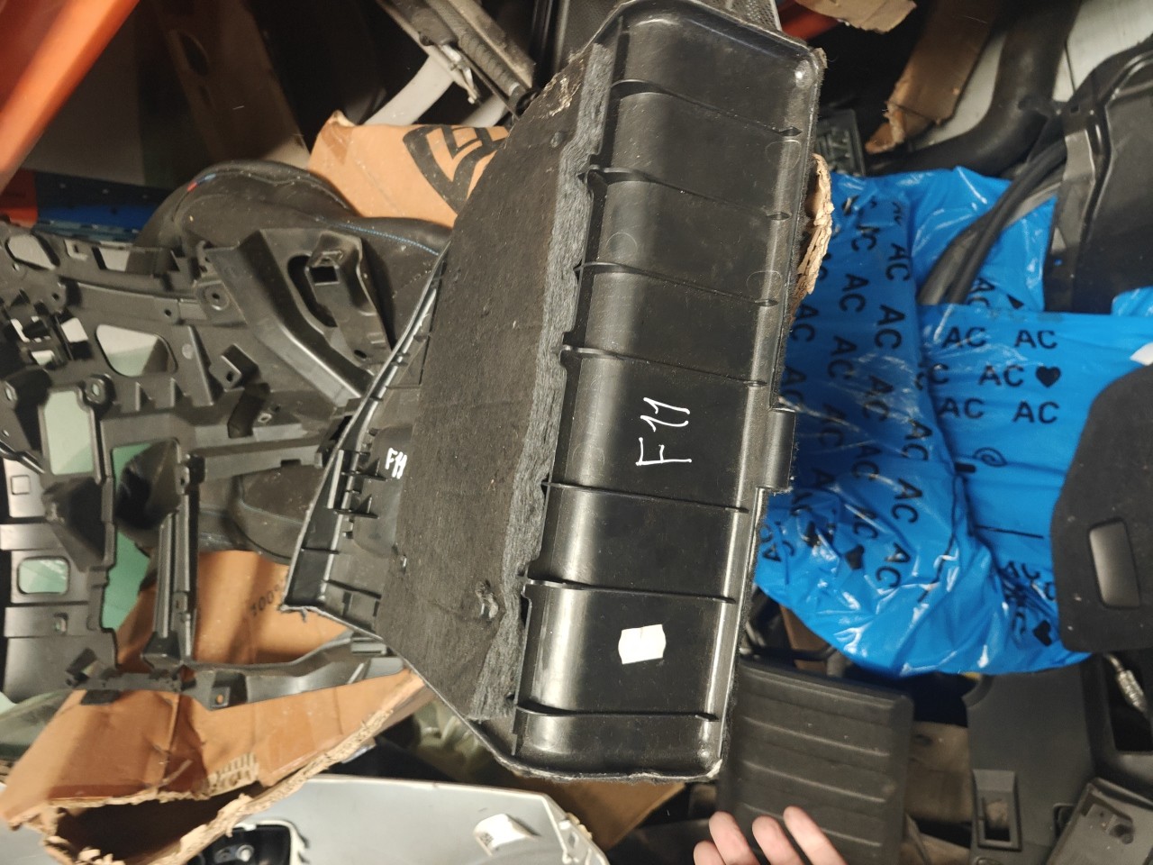 Plastico / Acabamento da Mala BMW 5 Touring (F11) | 09 - 17 Imagem-1