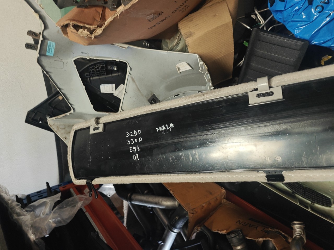 Plastico / Acabamento da Mala BMW 3 Touring (E91) | 04 - 12 Imagem-3 Plastico / Acabamento da Mala BMW 3 Touring (E91) | 04 - 12 Imagem-3