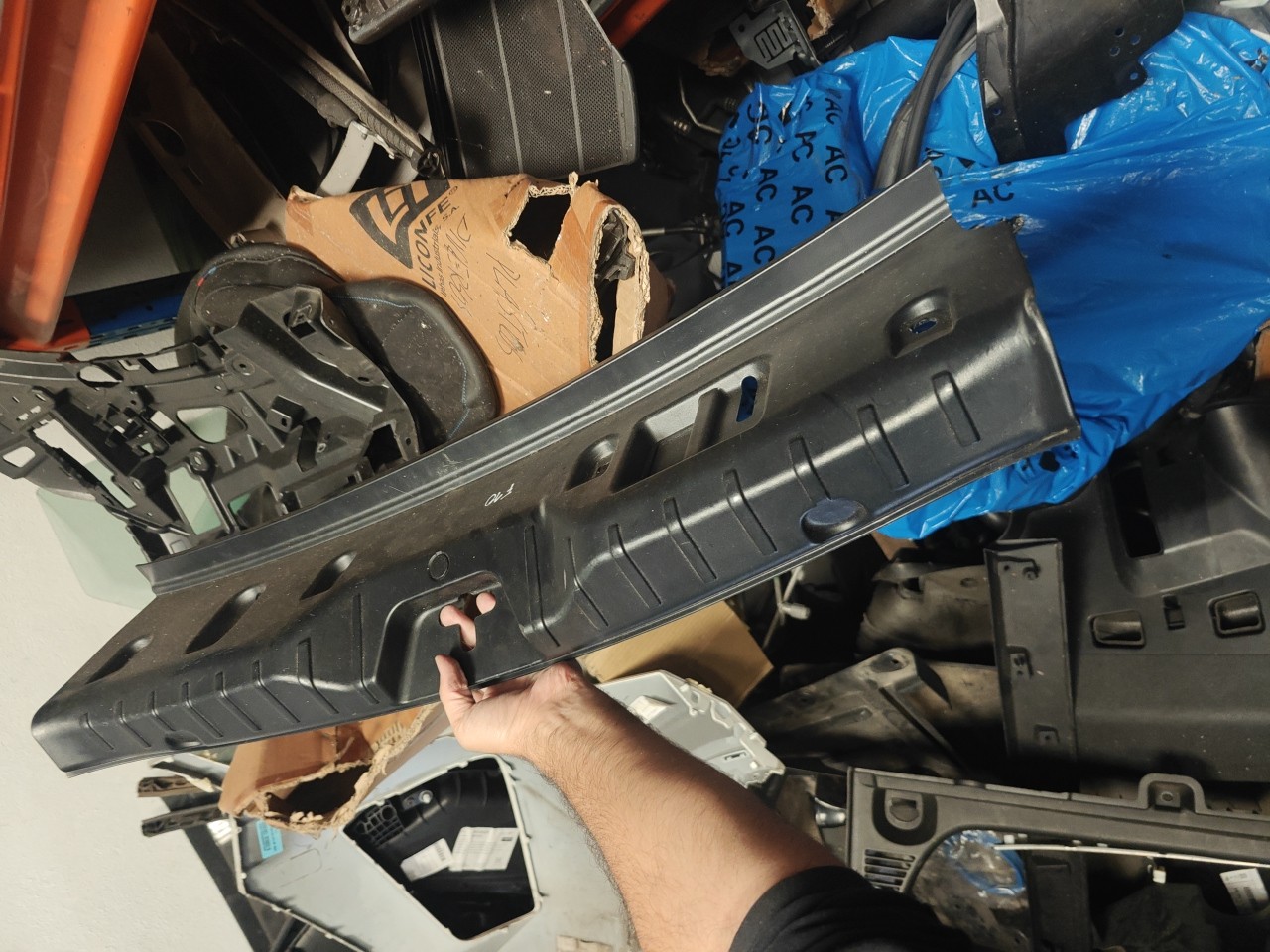 Plastico do Engate / Trinco do fecho da Mala BMW 5 (F10) | 09 - 16