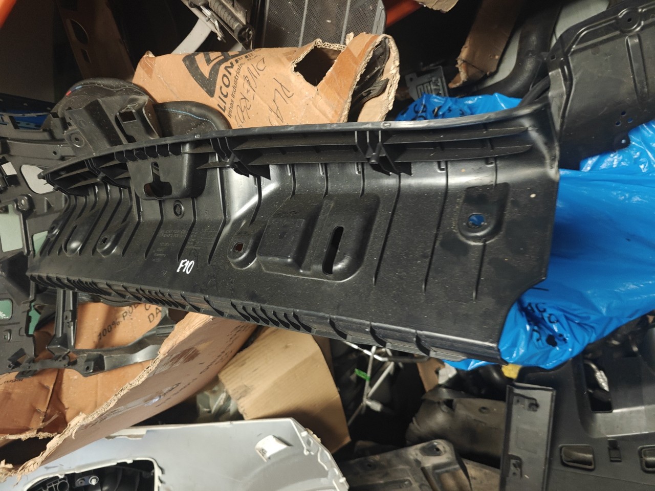 Plastico do Engate / Trinco do fecho da Mala BMW 5 (F10) | 09 - 16 Imagem-2