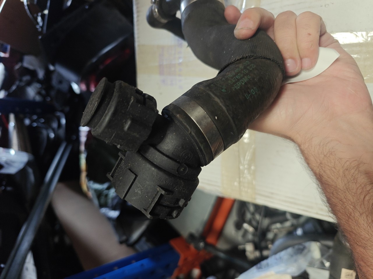Tubo de Agua BMW 3 (E90) | 04 - 12 Imagem-3 Tubo de Agua BMW 3 (E90) | 04 - 12 Imagem-3
