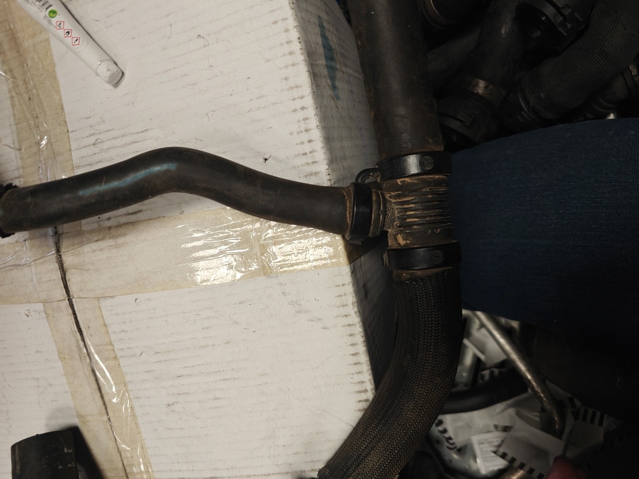 Tubo de Agua BMW 3 (E90) | 04 - 12 Imagem-2 Tubo de Agua BMW 3 (E90) | 04 - 12 Imagem-2