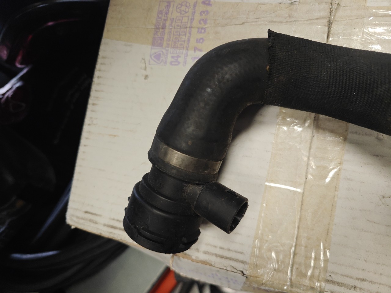 Tubo de Agua BMW 3 (E90) | 04 - 12 Imagem-1 Tubo de Agua BMW 3 (E90) | 04 - 12 Imagem-1