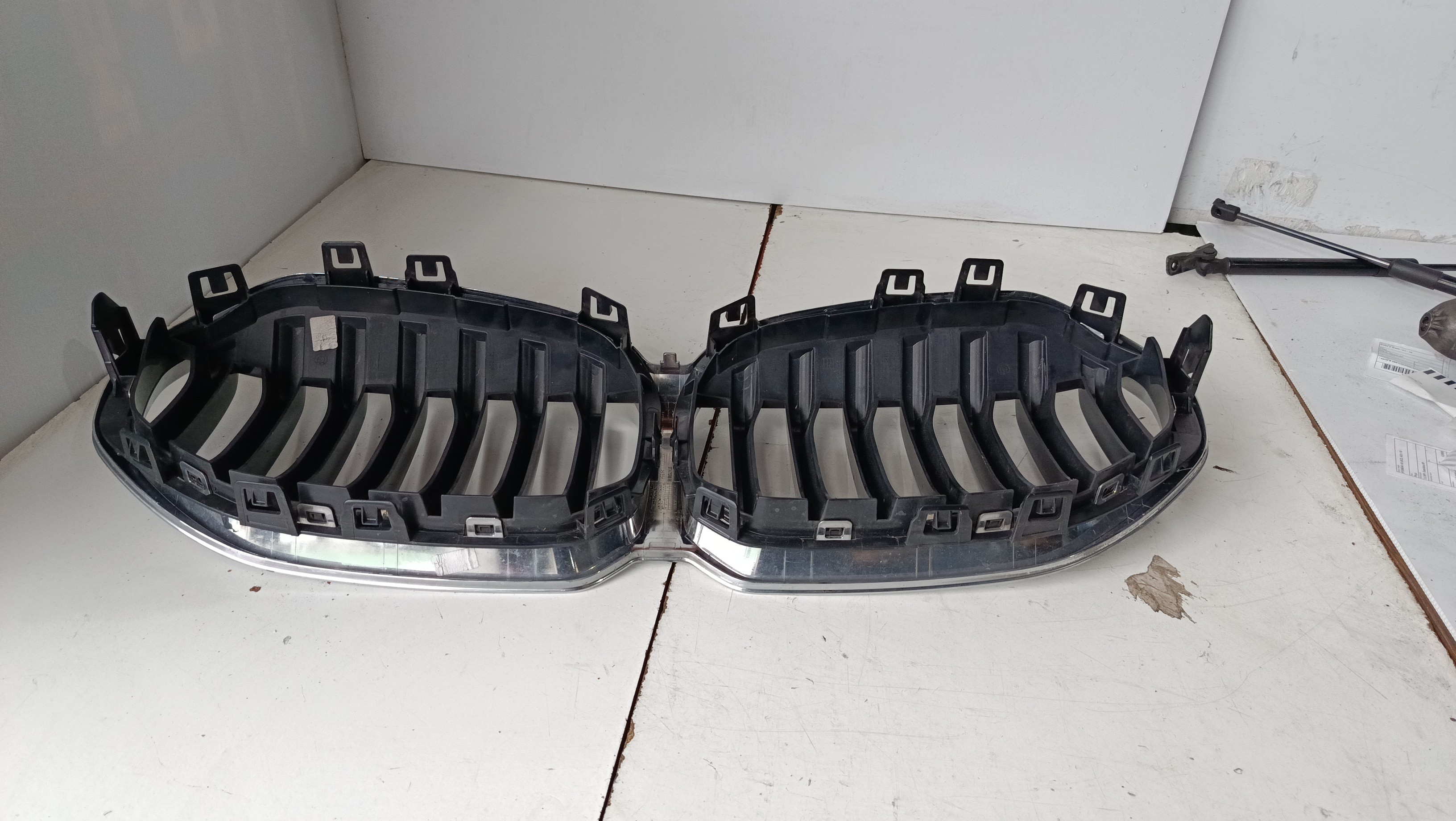 Grelha Frontal BMW 1 (F40) | 19 -  Imagem-6