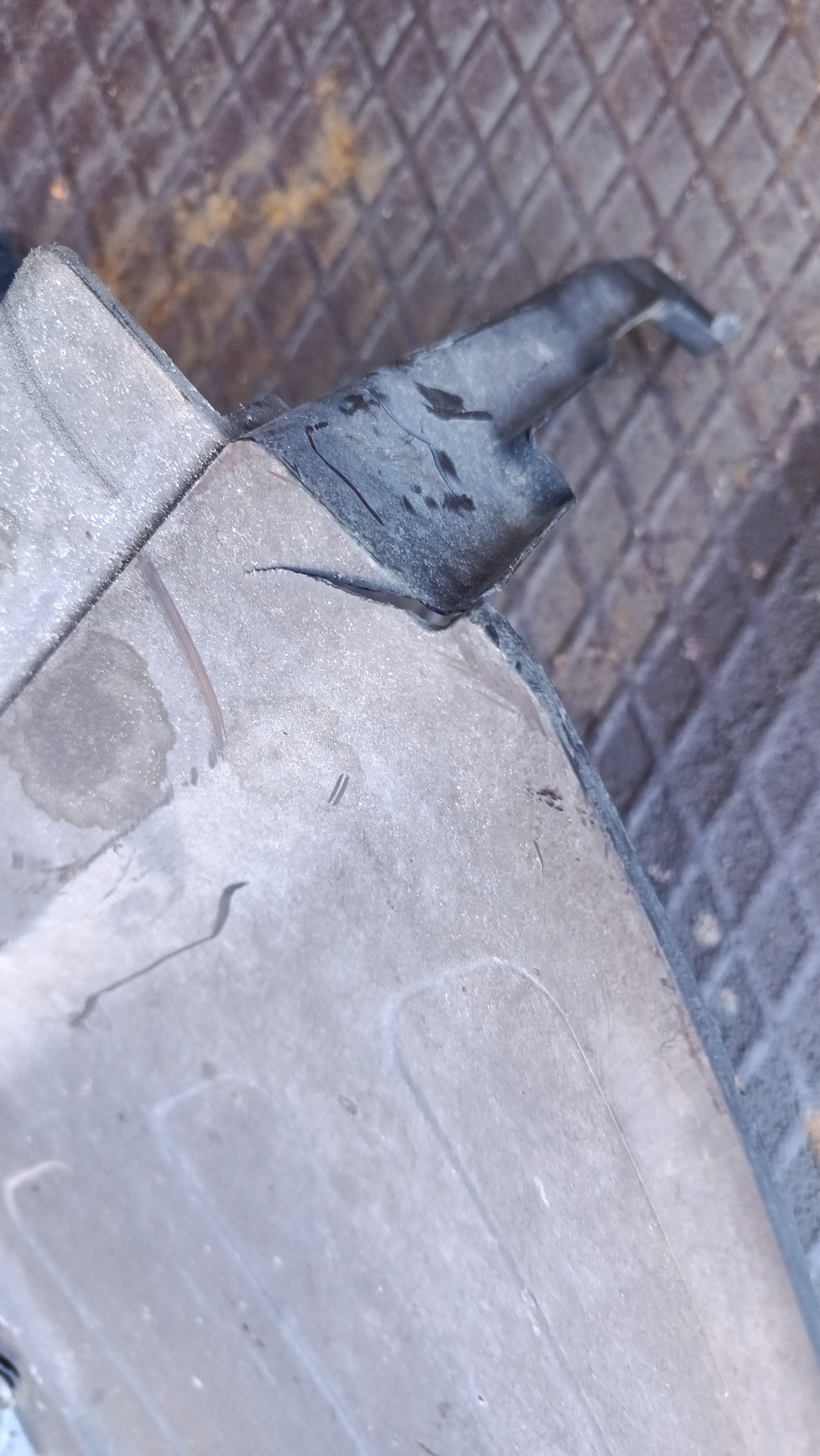 Cava de Roda Frente Direita resguardo HYUNDAI i10 (AC3, AI3) | 19 -  Imagem-6 Cava de Roda Frente Direita resguardo HYUNDAI i10 (AC3, AI3) | 19 -  Imagem-6