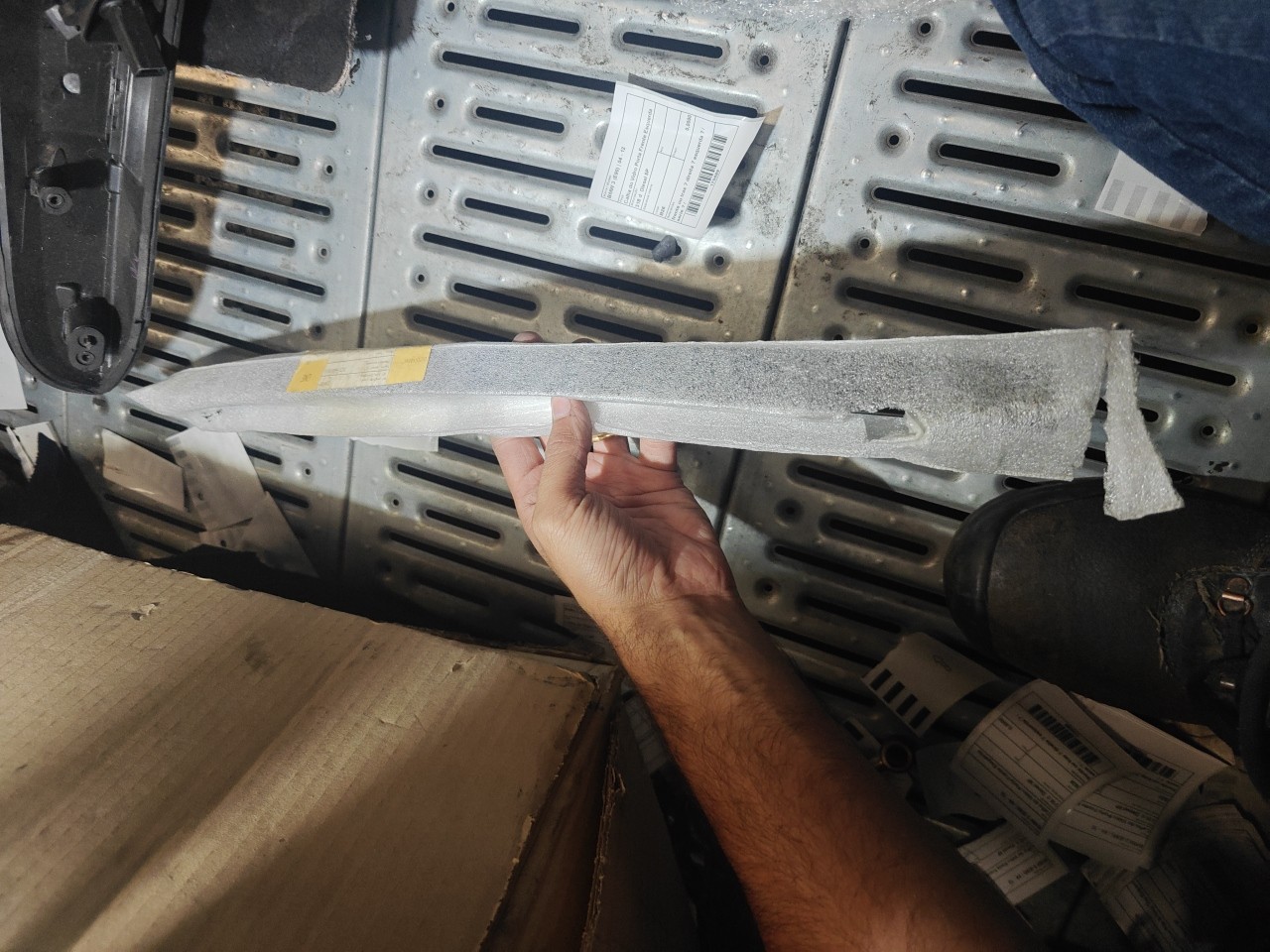 Calha do Vidro Porta Frente Esquerda BMW 3 (E90) | 04 - 12