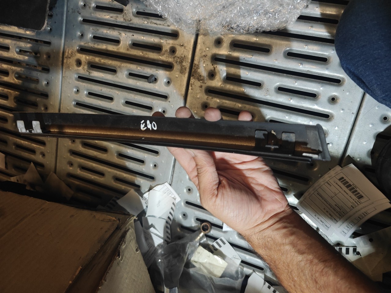 Calha do Vidro Porta Frente Esquerda BMW 3 (E90) | 04 - 12