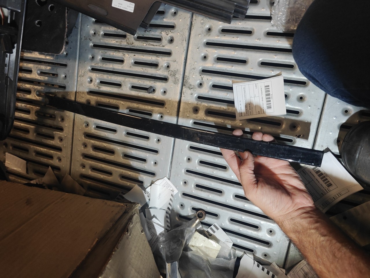 Calha do Vidro Porta Frente Esquerda BMW 3 (E90) | 04 - 12