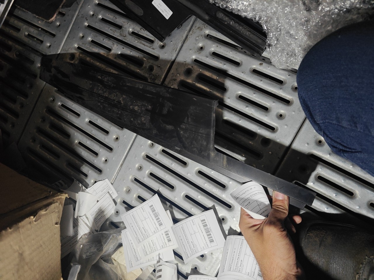 Friso Exterior Pilar B Frente Esquerdo BMW 5 Touring (F11) | 09 - 17