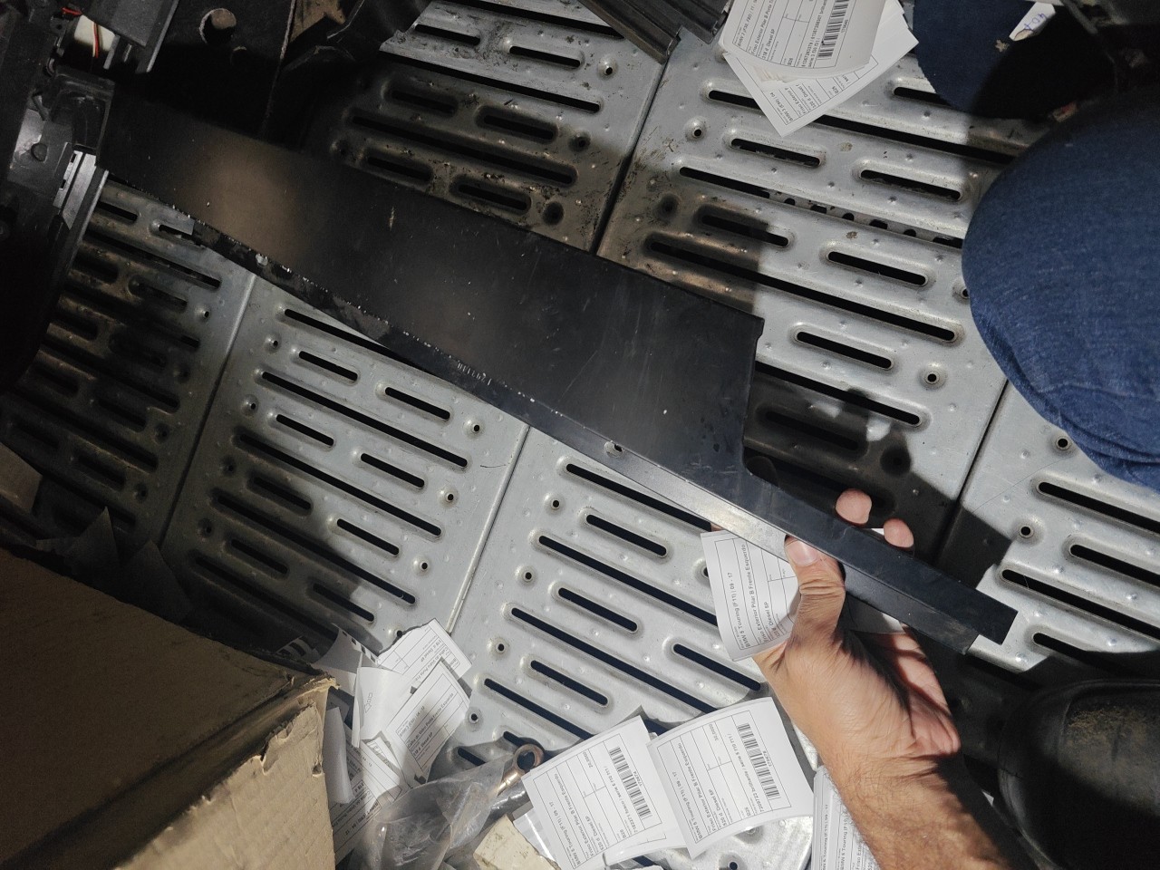 Friso Exterior Pilar B Frente Esquerdo BMW 5 Touring (F11) | 09 - 17