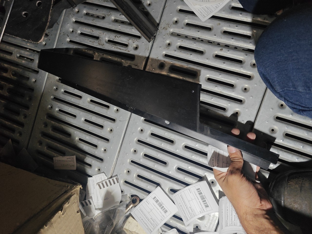 Friso Exterior Pilar B Frente Esquerdo BMW 5 Touring (F11) | 09 - 17