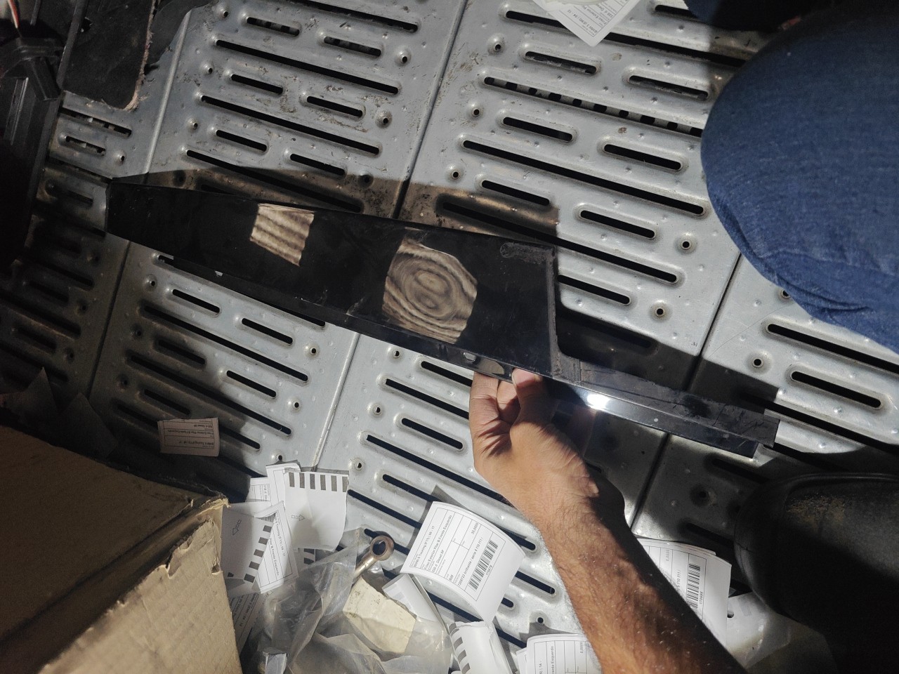 Friso Exterior Pilar B Frente Esquerdo BMW 5 Touring (F11) | 09 - 17