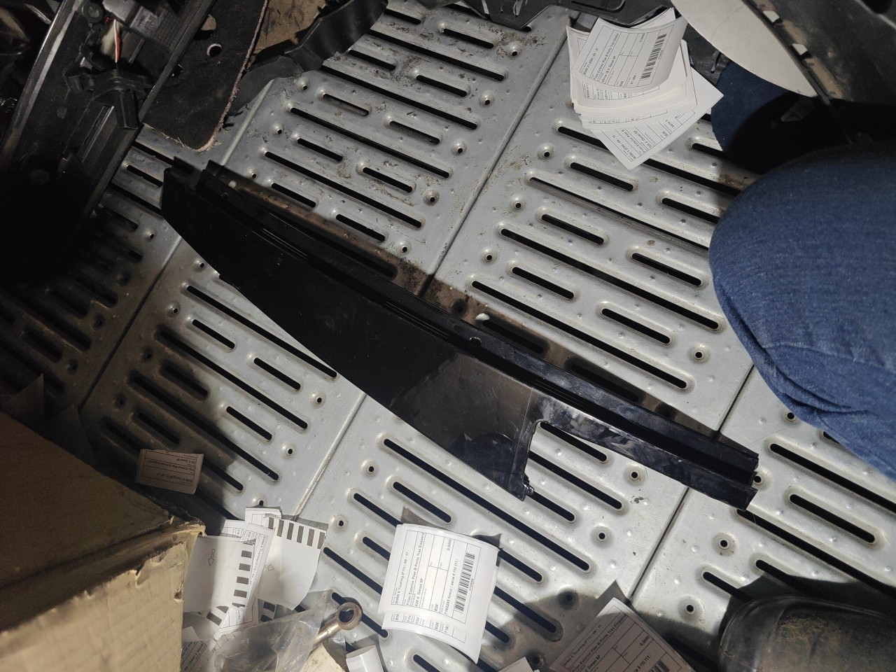 Friso Exterior Pilar B Porta Tras Esquerda BMW 5 Touring (F11) | 09 - 17