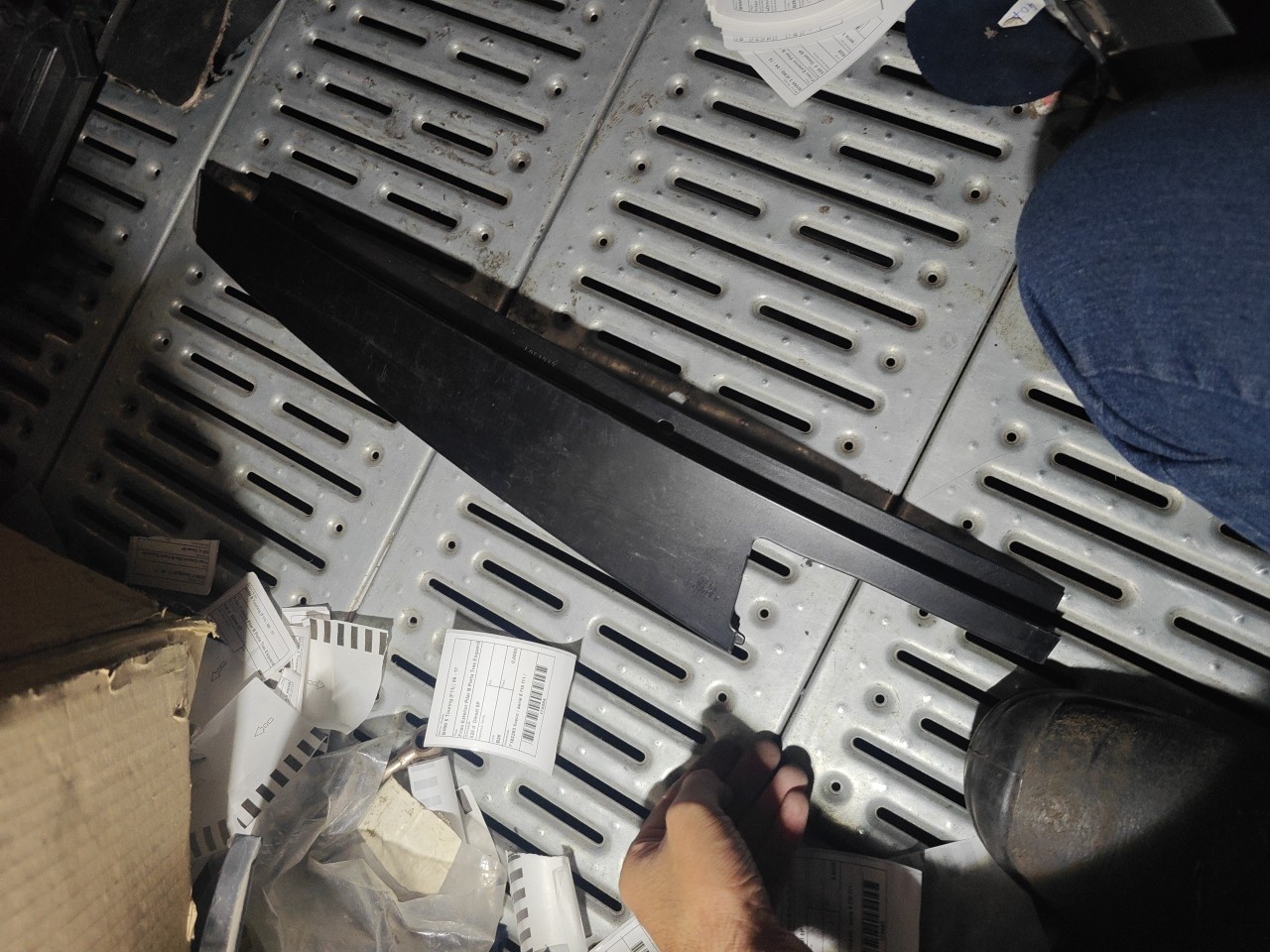 Friso Exterior Pilar B Porta Tras Esquerda BMW 5 Touring (F11) | 09 - 17