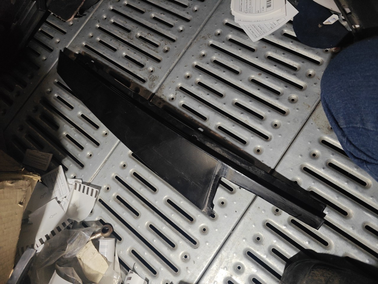 Friso Exterior Pilar B Porta Tras Esquerda BMW 5 Touring (F11) | 09 - 17