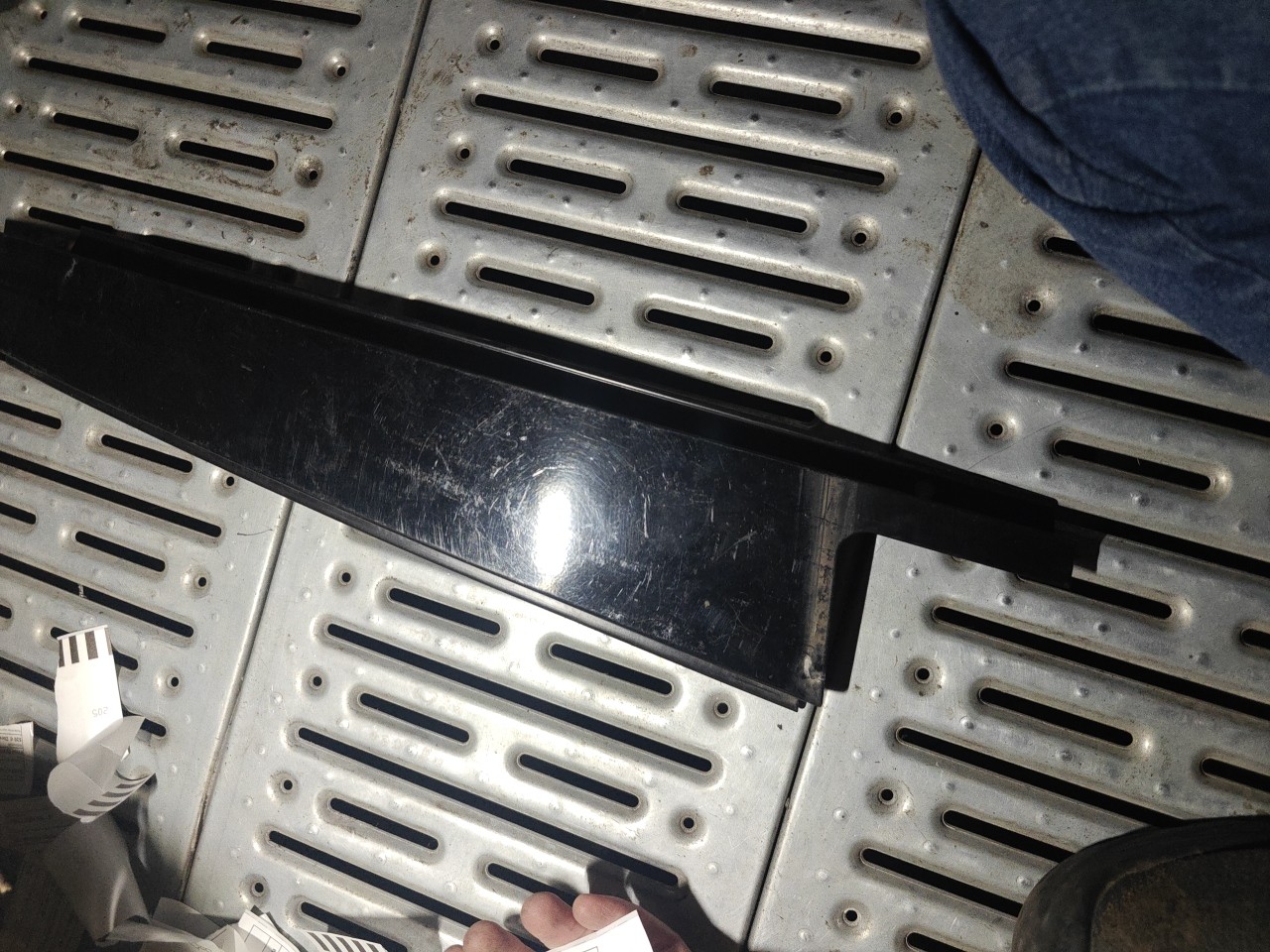 Friso Exterior Pilar B Porta Tras Esquerda BMW 3 (E90) | 04 - 12