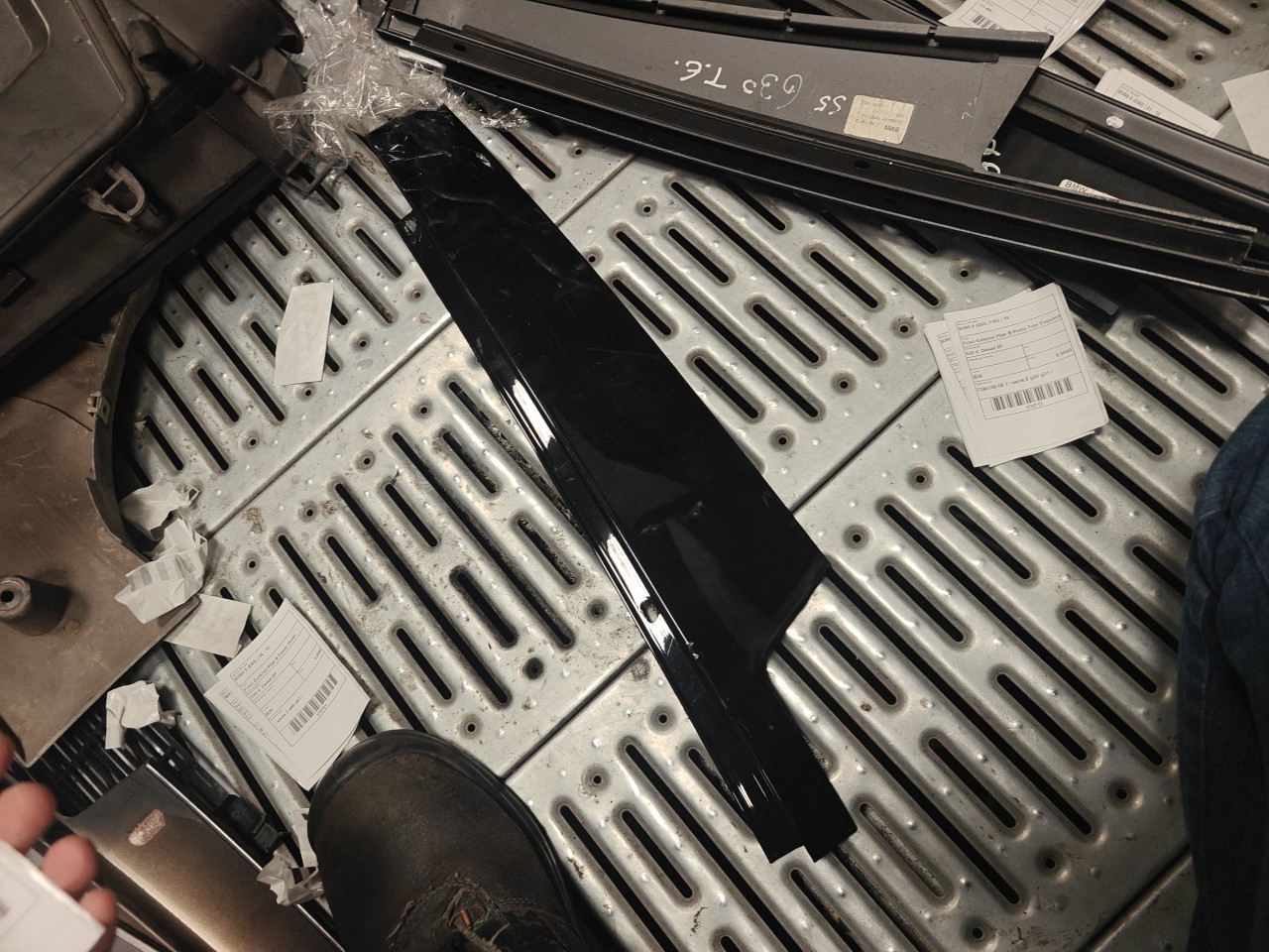 Friso Exterior Pilar B Frente Esquerdo BMW X4 (F26) | 13 - 18