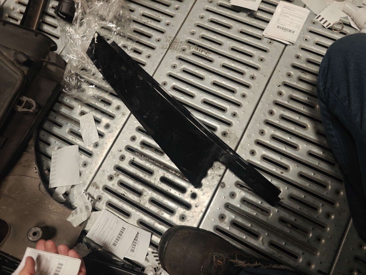 Friso Exterior Pilar B Porta Tras Esquerda BMW 5 (G30, F90) | 16 - 