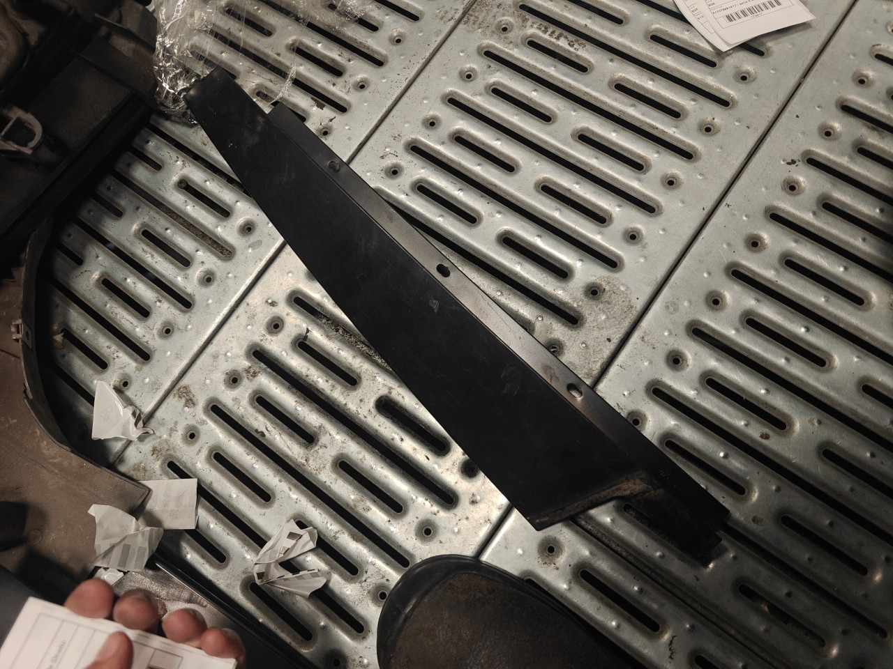 Friso Exterior Pilar B Frente Direito BMW 5 (E60) | 01 - 10