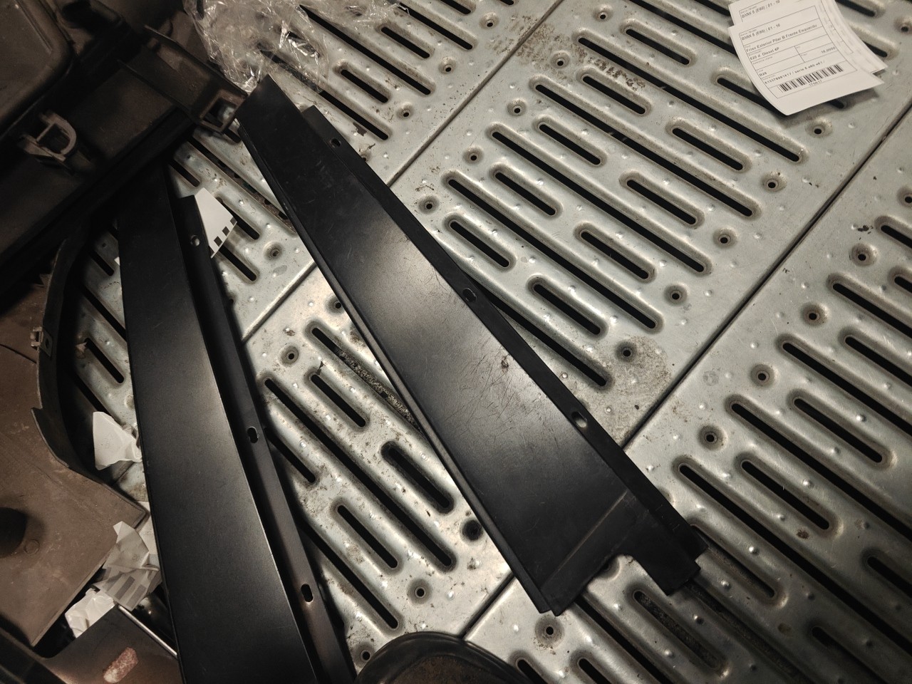 Friso Exterior Pilar B Porta Tras Esquerda BMW 5 (E60) | 01 - 10