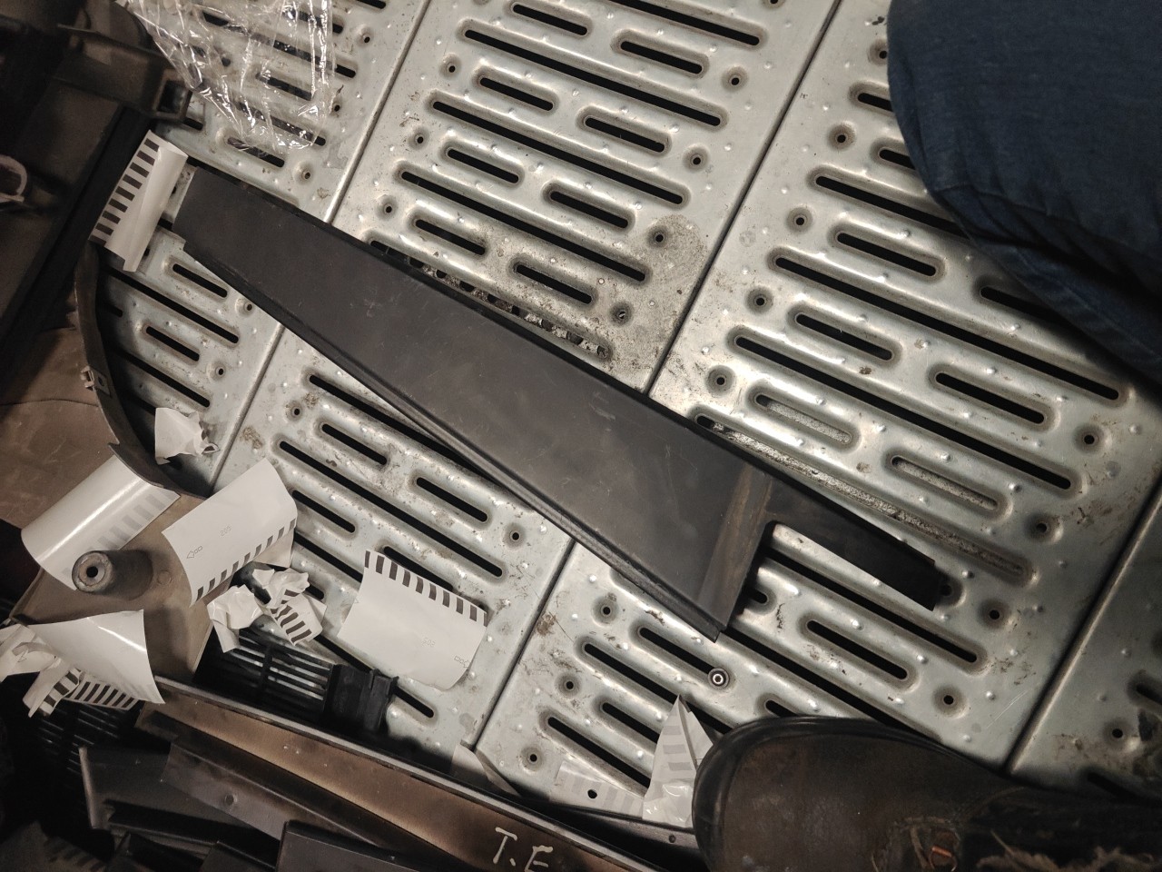 Friso Exterior Pilar B Porta Tras Esquerda BMW 3 (E46) | 97 - 05