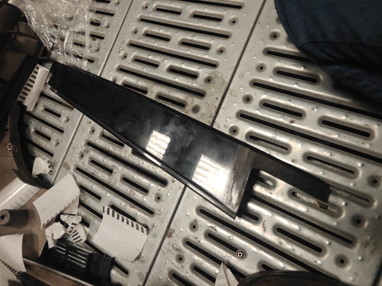 Friso Exterior Pilar B Porta Tras Esquerda BMW 3 (E46) | 97 - 05