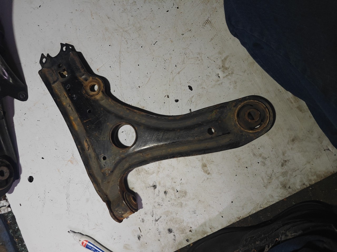 Braço de Suspensão Inferior Frente Esquerdo VOLKSWAGEN GOLF V (1K1) | 03 - 09