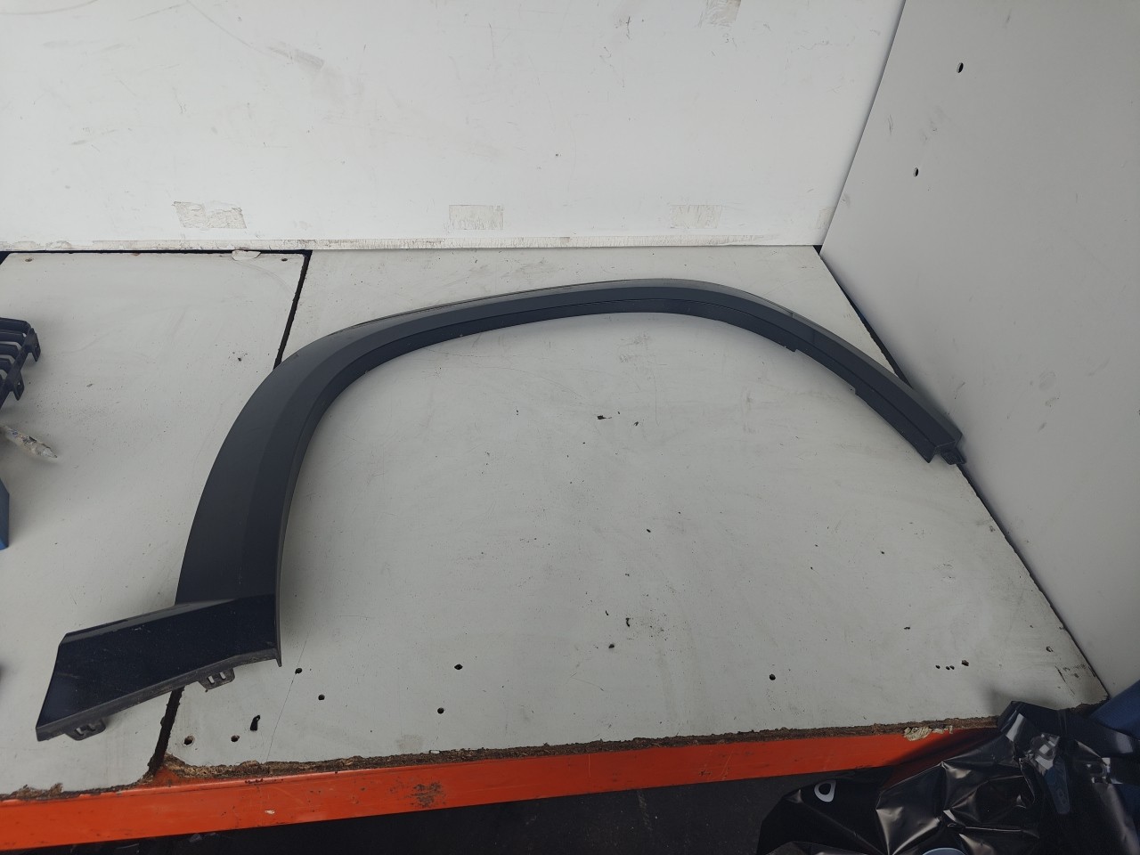 Friso / Aba Guarda Lamas Direito BMW XM G09