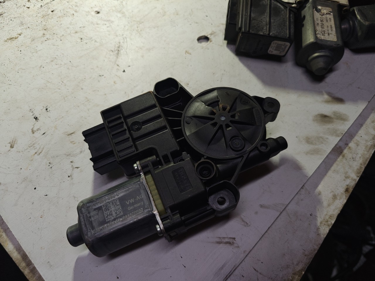 Motor do Elevador de Vidro Frente Direito VOLKSWAGEN GOLF V (1K1) | 03 - 09