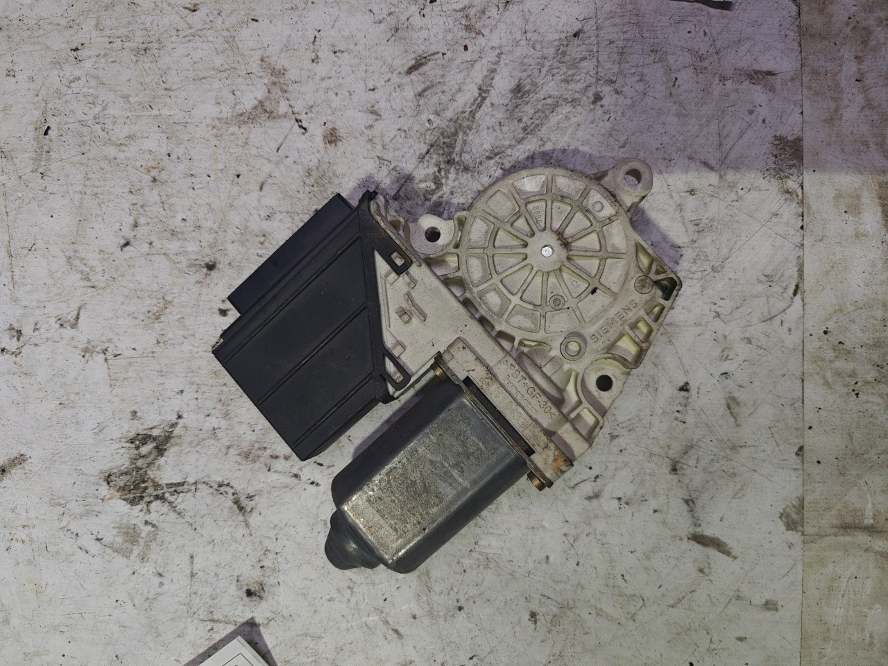 Motor do Elevador de Vidro Frente Direito VOLKSWAGEN GOLF V (1K1) | 03 - 09