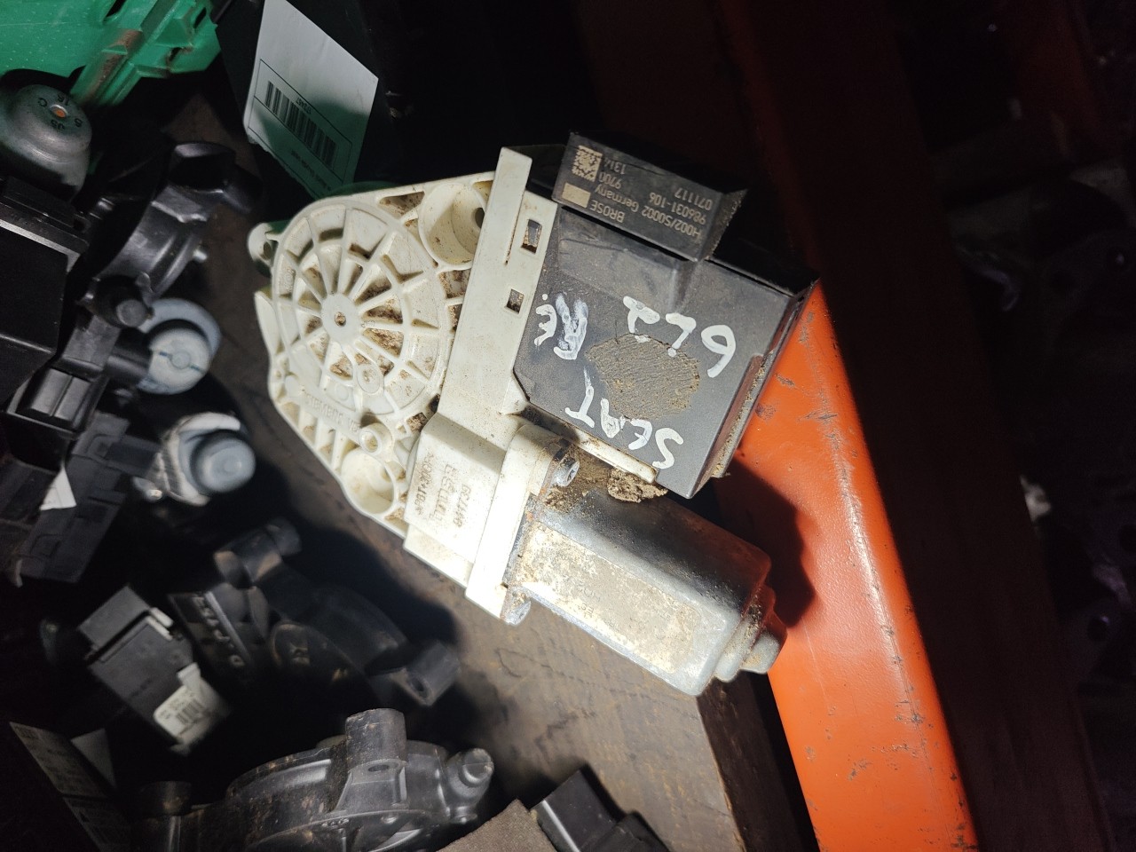 Motor do Elevador de Vidro Frente Direito VOLKSWAGEN GOLF V (1K1) | 03 - 09