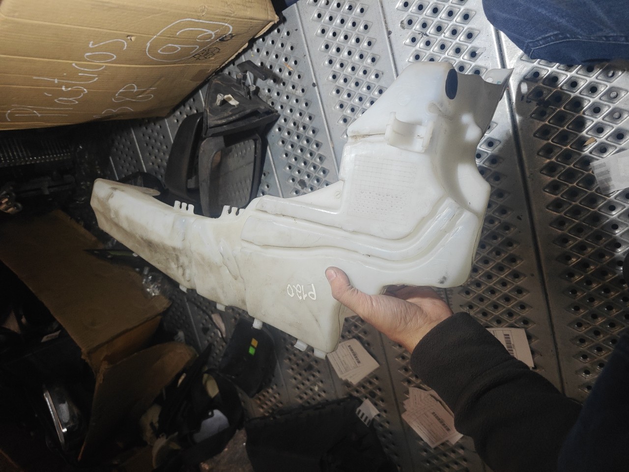 Deposito de Agua do Limpa Vidros FORD FIESTA VI (CB1, CCN) | 08 - 