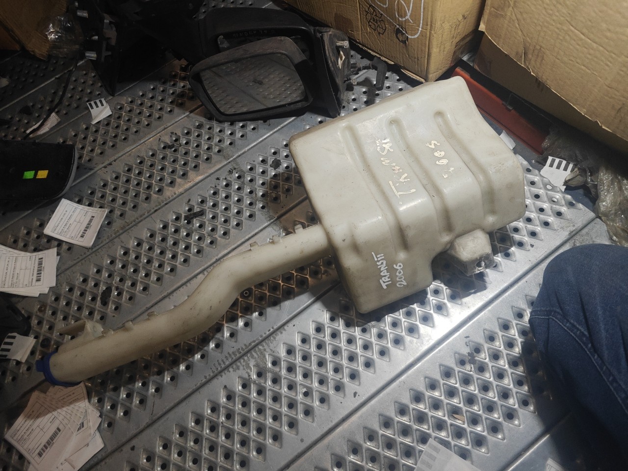 Deposito de Agua do Limpa Vidros FORD FIESTA VI (CB1, CCN) | 08 - 