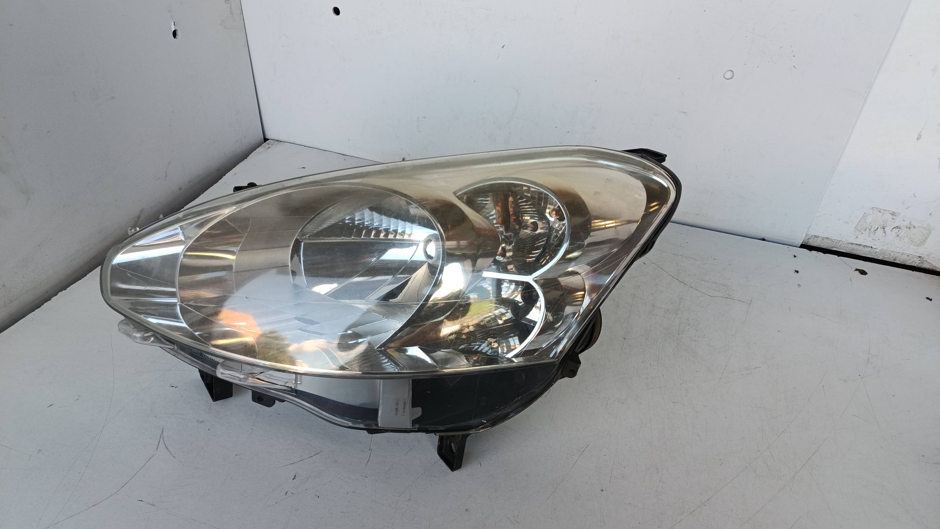 Farol Frente Esquerdo / Otica Esquerda PEUGEOT PARTNER Caixa | 08 - 