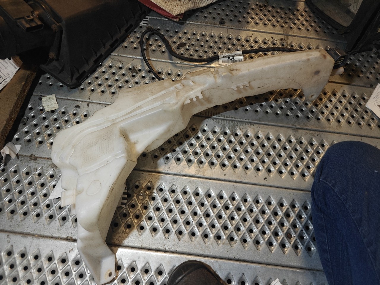 Deposito de Agua do Limpa Vidros FORD FIESTA VI (CB1, CCN) | 08 - 