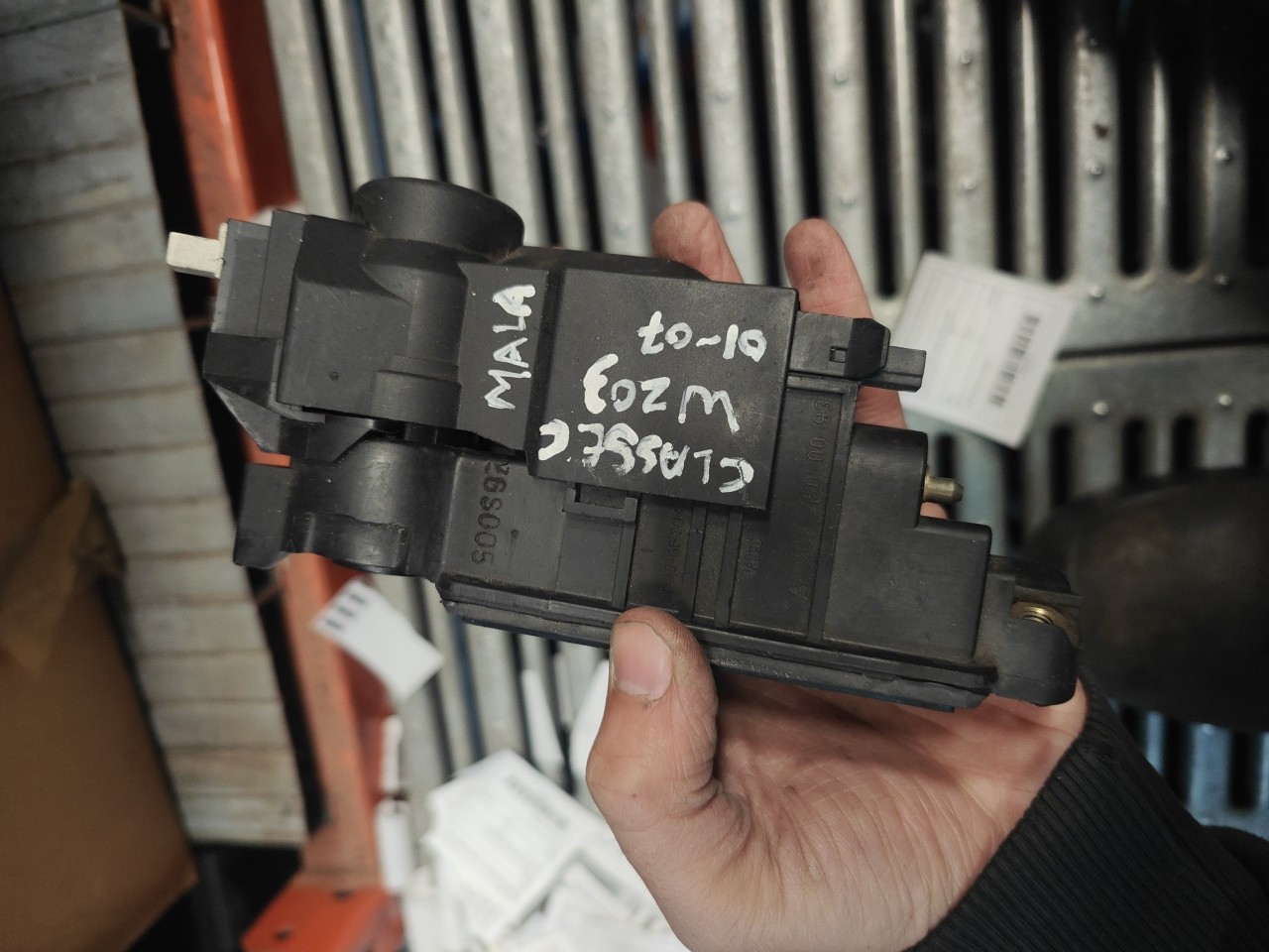 Puxador Exterior da Mala MERCEDES-BENZ C-CLASS (W203) | 00 - 07