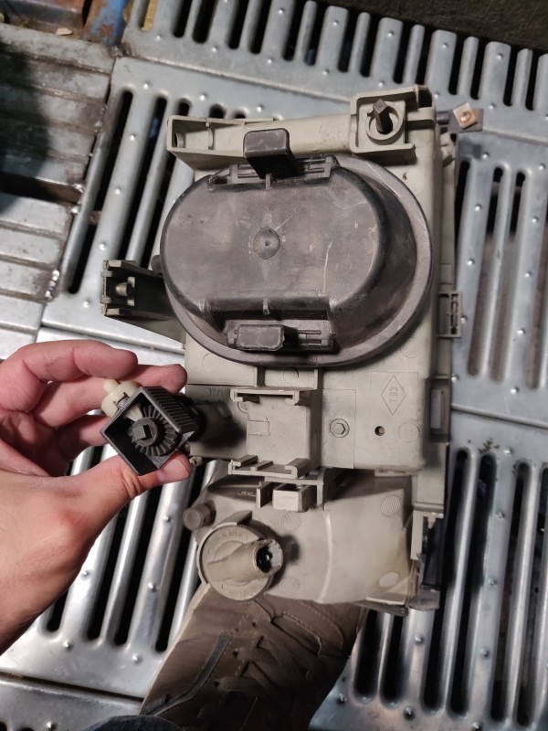 Farol Frente Esquerdo / Otica Esquerda RENAULT CLIO I (B/C57_, 5/357_) | 90 - 98 Imagem-7