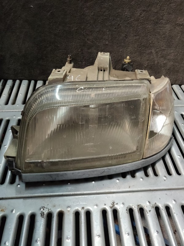 Farol Frente Esquerdo / Otica Esquerda RENAULT CLIO I (B/C57_, 5/357_) | 90 - 98