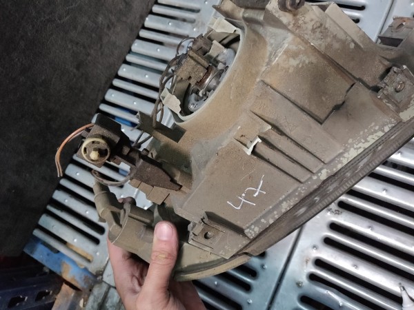 Farol Frente Direito / Otica Direita RENAULT CLIO I (B/C57_, 5/357_) | 90 - 98 Imagem-1